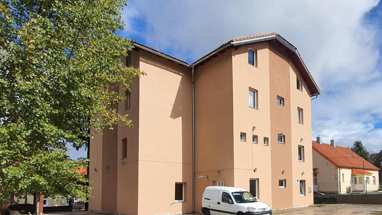 Villa Dijana Gračac 外观 照片