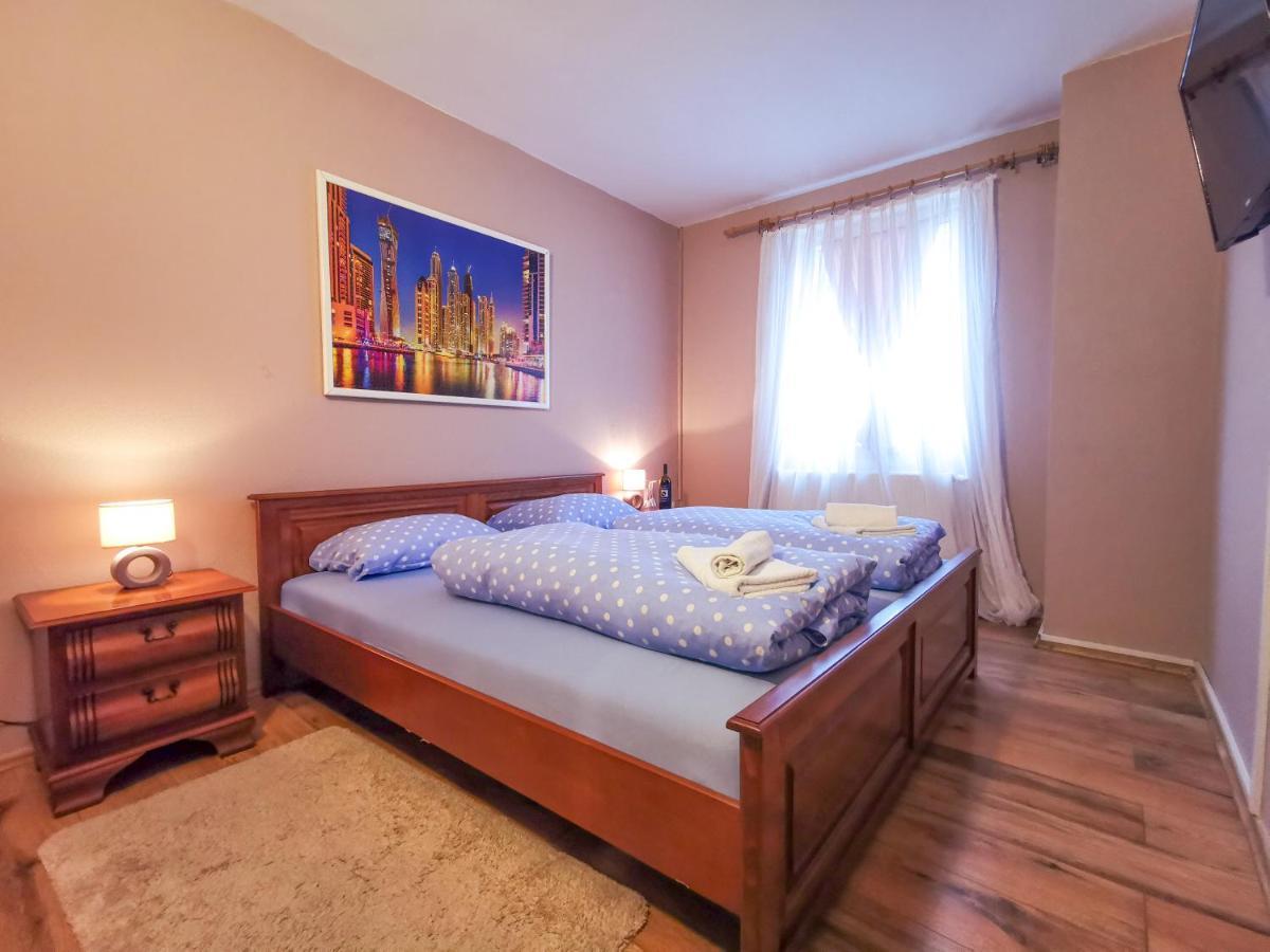 Villa Dijana Gračac 外观 照片