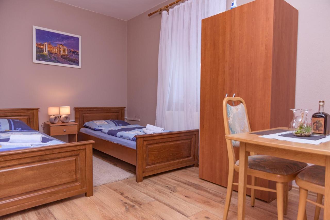 Villa Dijana Gračac 外观 照片