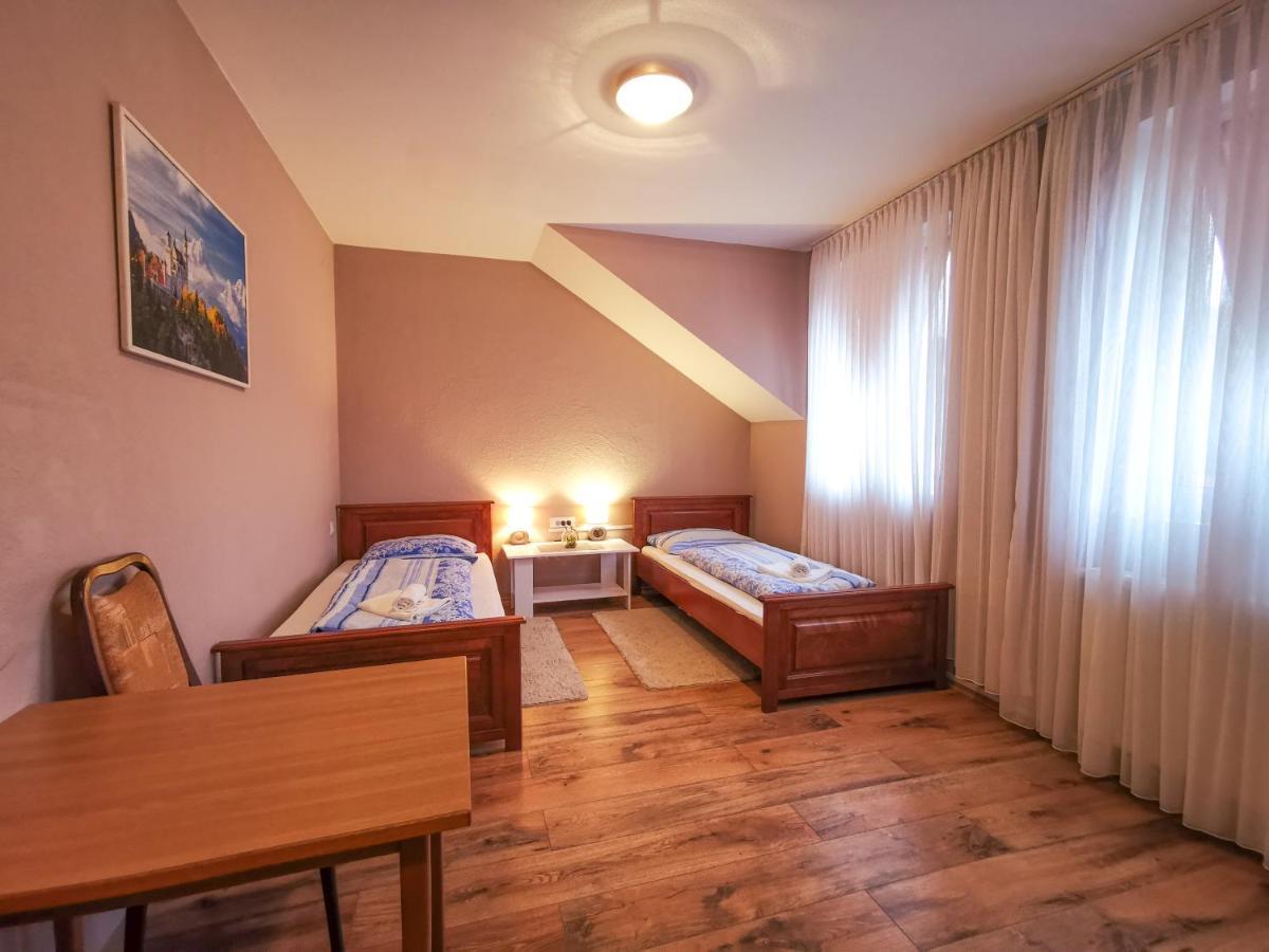 Villa Dijana Gračac 外观 照片